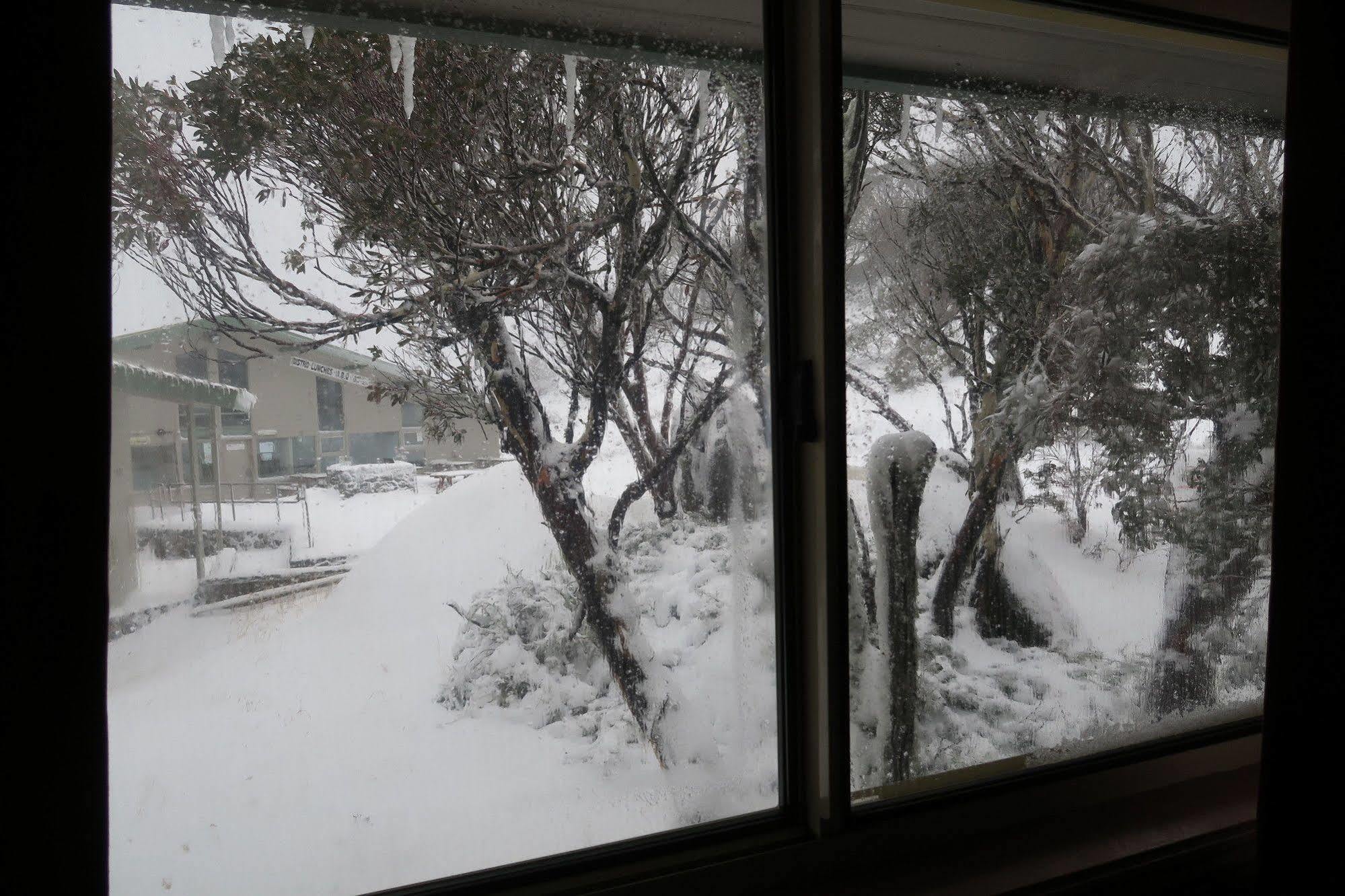 Sundeck Hotel Perisher Valley Exterior photo